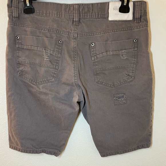 South Pole Grey Distressed Non-Stretch Denim Jean Shorts Men’s Size 34 - Picture 2 of 4